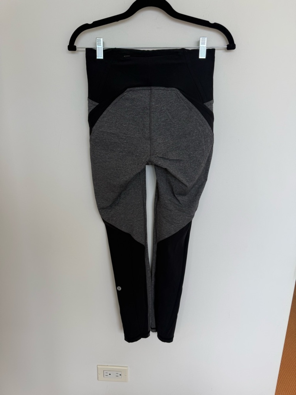 Lululemon Train Times 7/8 Colorblocked Leggings size 6 - Picture 6 of 7
